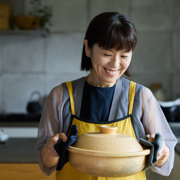 寒い日にぴったり 旨辛みそ黒ごま坦々鍋