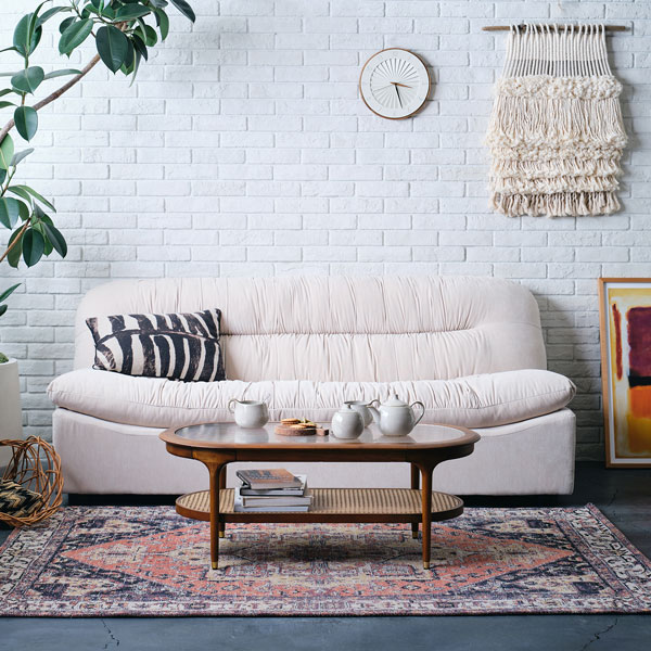 レトロなデザインの愛すべきソファ